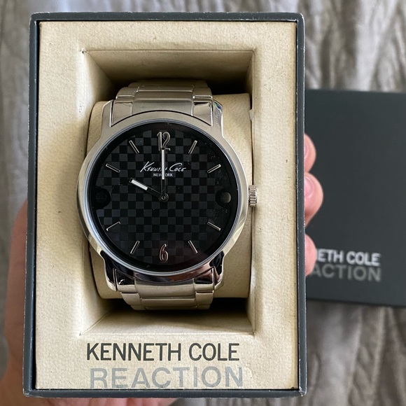 Kenneth Cole Watch - Picture 1 of 2